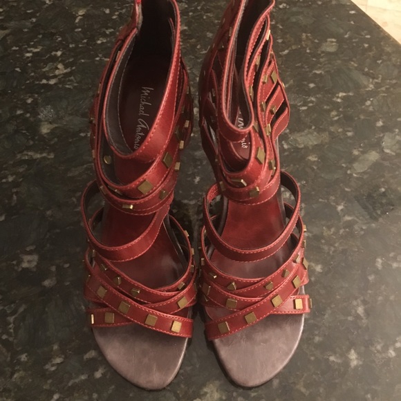 Size 8 heels - Picture 1 of 6